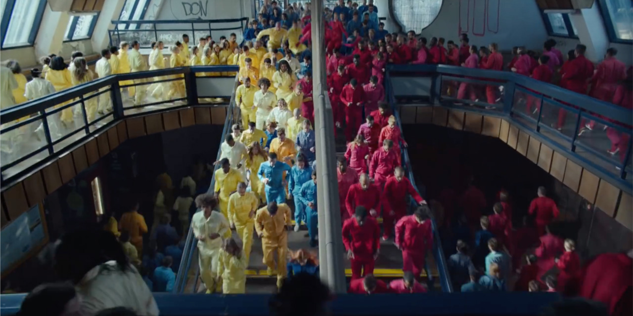AdWatch: Apple | Color Flood